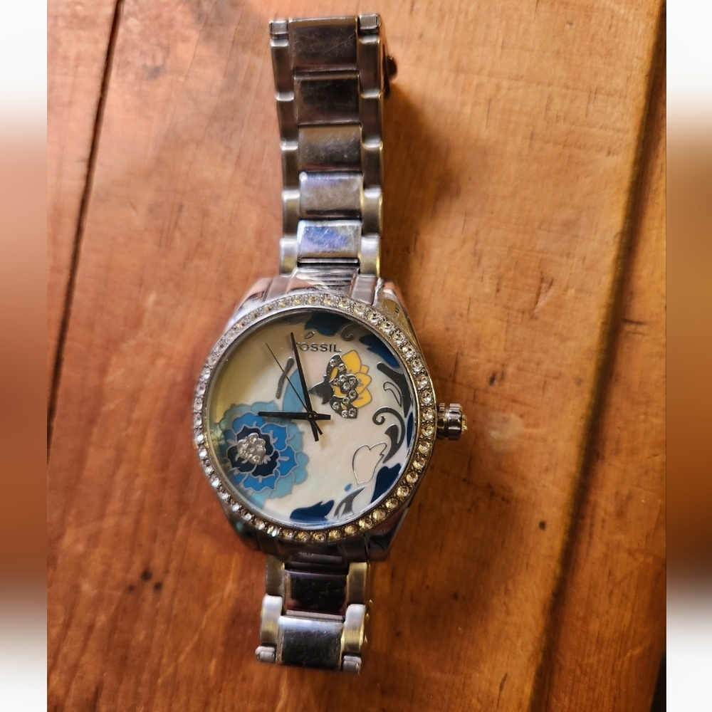 Fossil Silver Watch with Floral Design - Picture 5 of 5